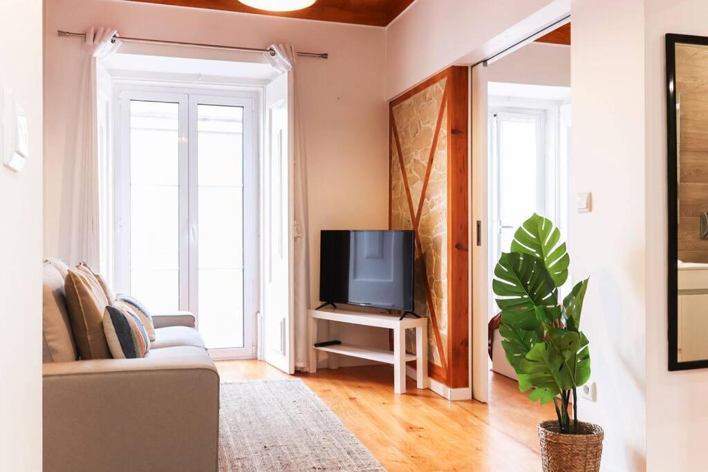 ליסבון Vita Portucale ! Campo Ourique Design W/ Balcony מראה חיצוני תמונה